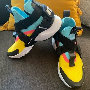 Nike Air Haurache City Multi Color (Wm’s 6/4 Youth)